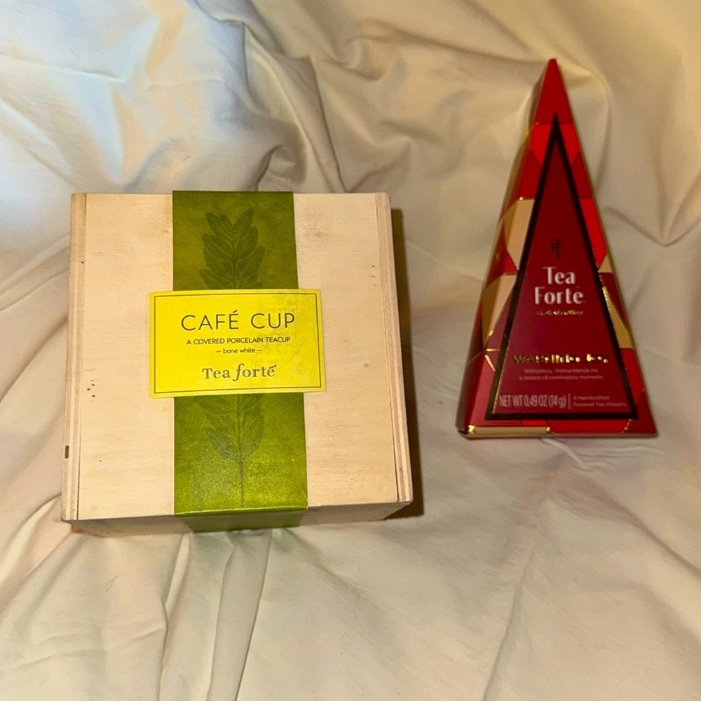 Tea Forté Gift Set NIB NWT/ Bone white covered porcelain cup & Warming Joy tea
